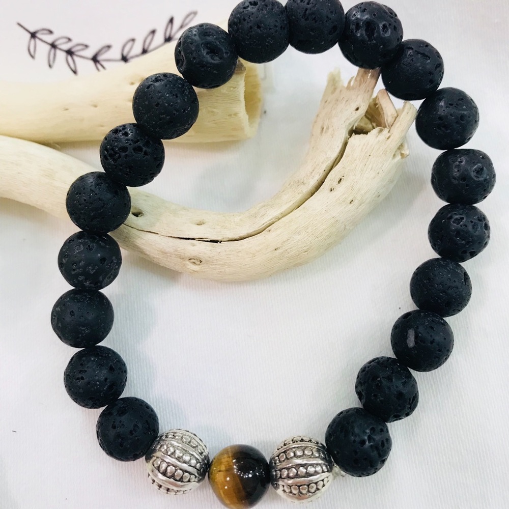 Men’s beaded bracelet